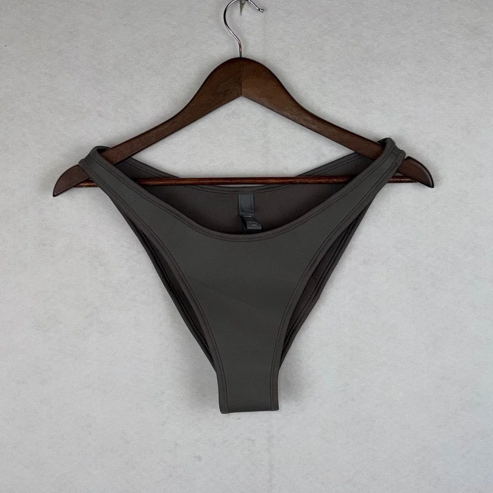 SKIMS Rubberized Scuba Swim Tanga Bikini Bottom Large Grey Chalk Cheeky NWOT